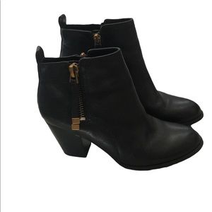 Franco Sarto black leather ankle boots/bootie